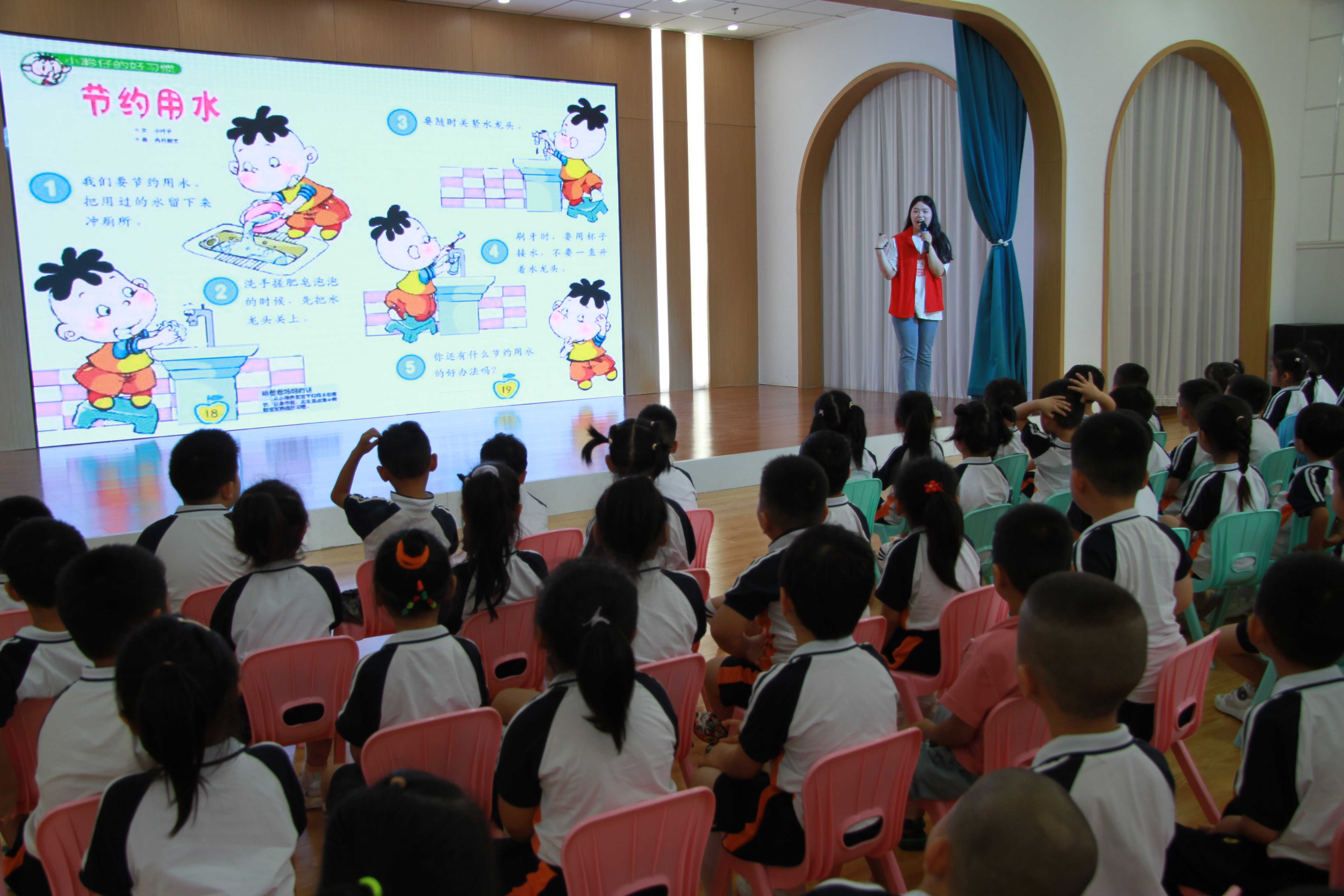 1节水宣传.jpg