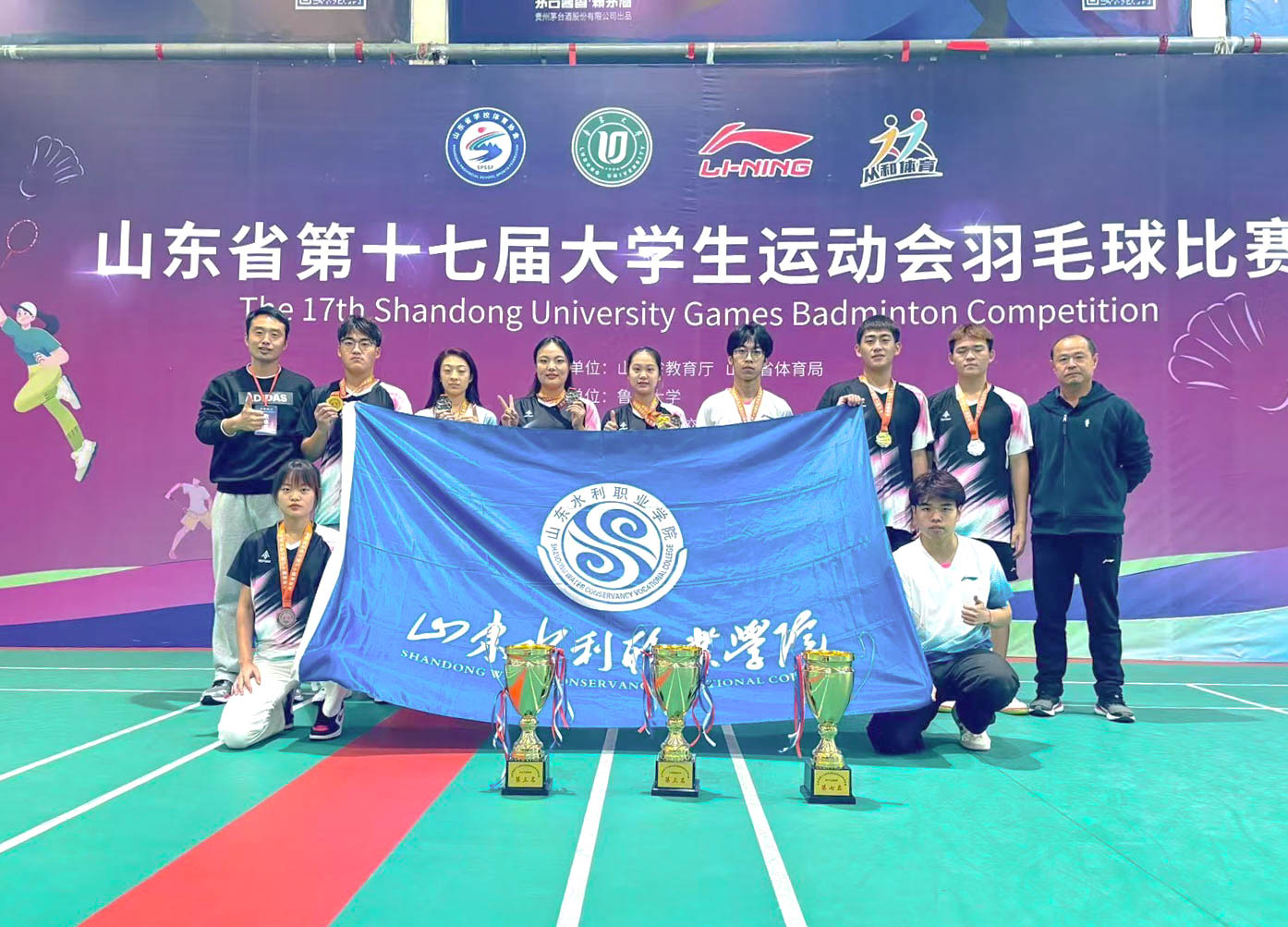 羽毛球合影-3-2.jpg